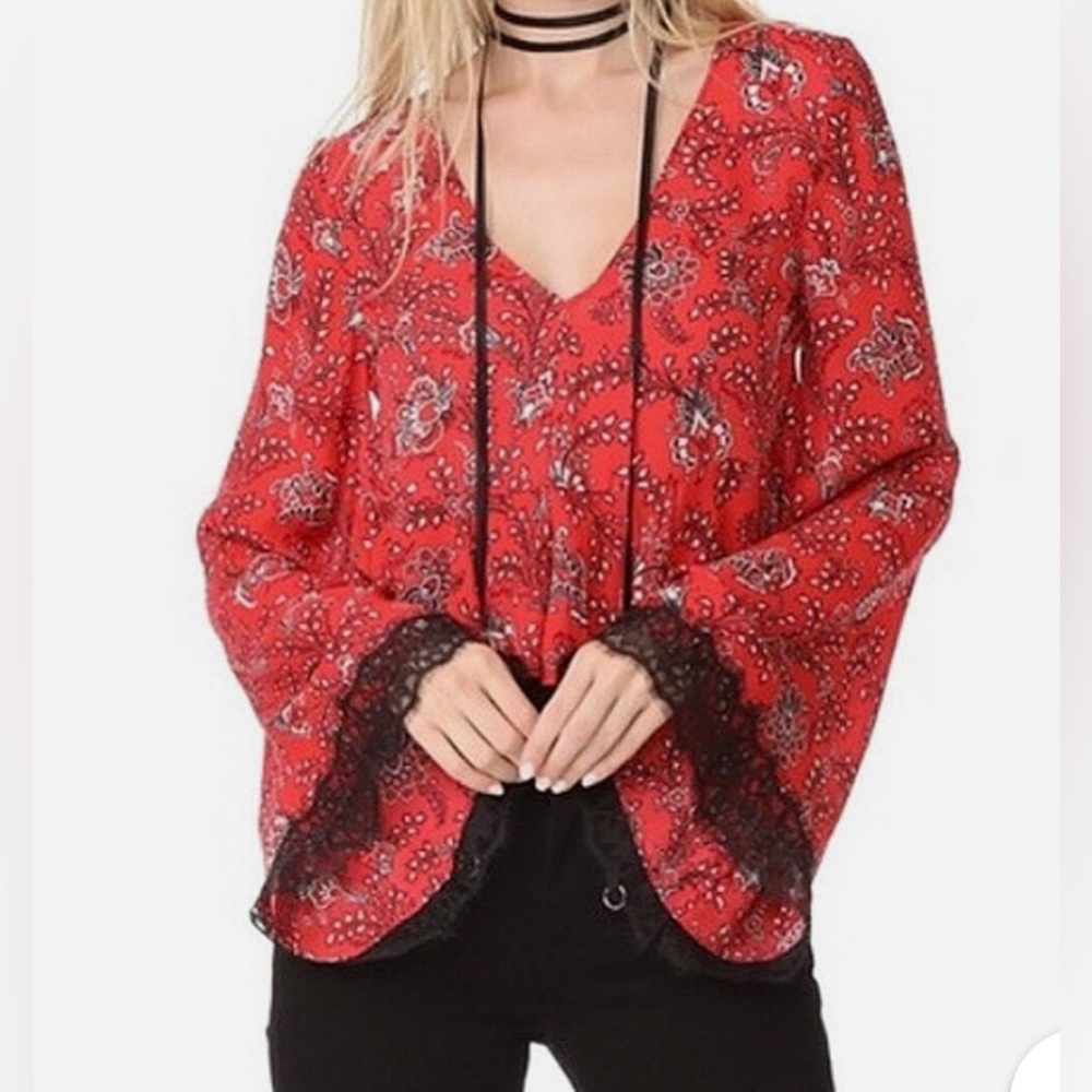 Cinq à Sept silk floral “Jemma” paisley top